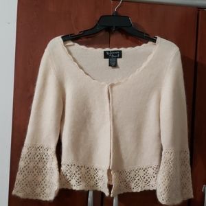 Lambs wool sweater light pink.